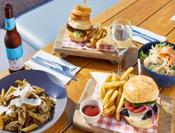 Guided Tour of Sydney Opera House with Meals and Drink